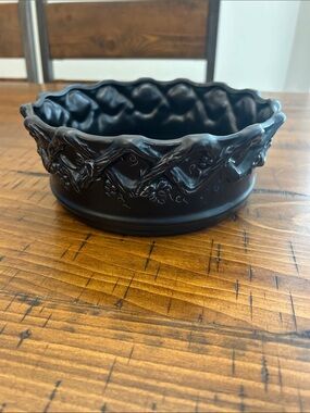 Inarco black matte ceramic grape and cable bowl.